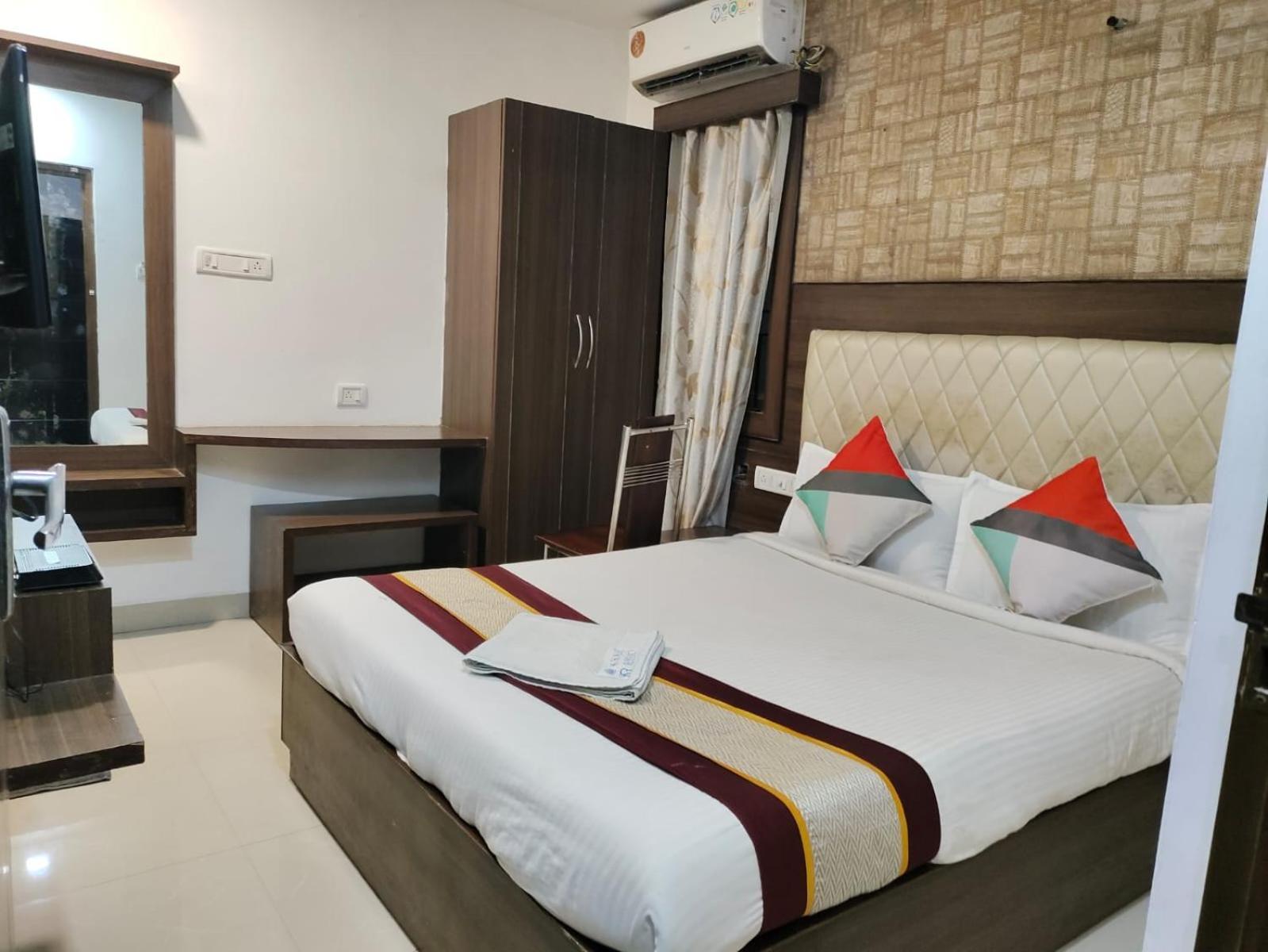 Hotel Khaleej Residency Near U S Embassy Chennai Exterior foto